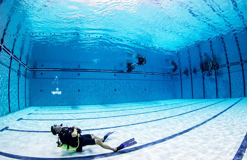 https://www.sealanddiving.nl/wp-content/uploads/2016/12/Zwembad-training-2.jpg